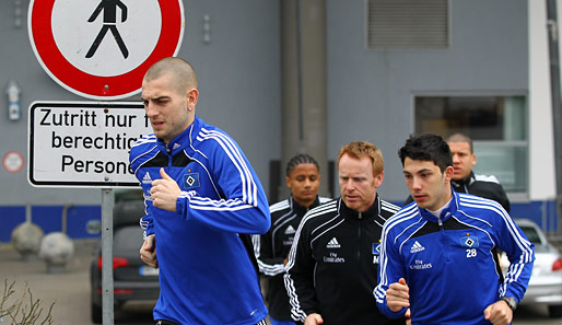 Gegen den VfL wird Mladen Petric (l.) wieder ganz vorne auflaufen