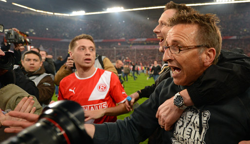 Hier feierten Trainer Norbert Meier und Andreas Lambertz Fortunas Aufstieg