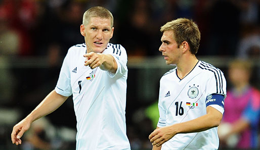 Für Bastian Schweinsteiger (l.) und Philipp Lahm gibt es Aufbautraining - und Müsli