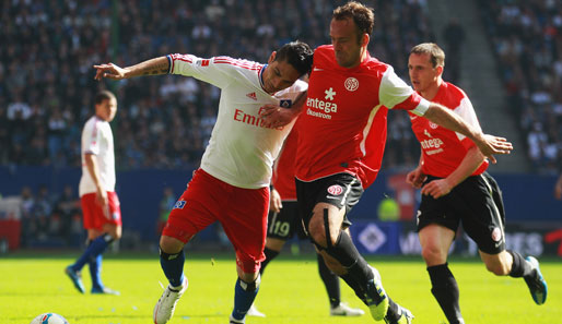 Paolo Guerrero (l.) bestritt insgesamt 134 Bundesligaspiele für den Hamburger SV