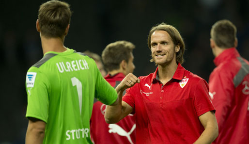 Thomas Schneider (r.) gewann seine ersten beiden Bundesliga-Spiele als VfB-Trainer