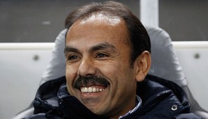 Jos Luhukay steht bis Sommer 2016 bei der Hertha unter Vertrag