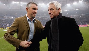 Mirko Slomka (l.) soll offenbar Bert van Marwijk (r.) beim HSV beerben