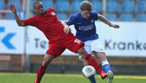 Felix Bastians (r. im Trikot vom VFL Bochum) und Hertha BSC gehen getrennte Wege