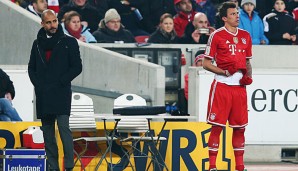 Mario Mandzukic (r.) schoss gegen seinen Ex-Trainer Pep Guardiola (l.)