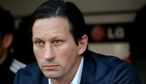 Roger Schmidt stellt sich schützend vor seine beiden Schützlinge Toprak und Calhanoglu