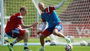 Arjen Robben (r.) will sich in der Vorbereitung weiter verbessern