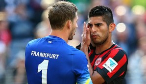 Die Zukunft von Kevin Trapp (l.) und Carlos Zambrano (l.) bei der Eintracht ist ungewiss