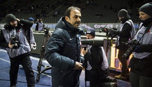 Jos Luhukay ist wohl nach der Pleite gegen Leverkusen beurlaubt worden