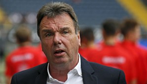 Heribert Bruchhagen hat nach dem mäßigen Start der Frankfurter Alarm geschlagen