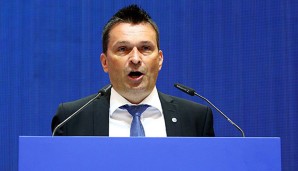 Christian Heidel sieht auf dem Transfermarkt eine gefährliche Entwicklung