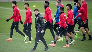 Tayfun Korkut leitete am Montag seine erste Einheit als Trainer von Bayer Leverkusen