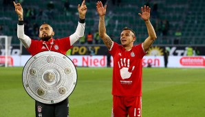 Für Bayern insgesamt ist es bekanntlich der fünfte Triumph in Serie - Arturo Vidal aber setzt da noch einen drauf! Für den Chilenen ist es sogar Titel Nummer sechs in Serie - vier davon gewann er mit Juventus in Italien