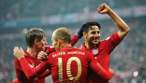 CLAUDIO PIZARRO: Kam im Sommer 2001 von der Weser zum FC Bayern und verließ die Bajuwaren sechs Jahre später Richtung Stamford Bridge. 2012 gab er dann sein Comeback in München und war Teil der Triple-Mannschaft. Inzwischen FCB-Botschafter.