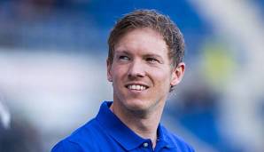 Julian Nagelsmann hat seinen berüchtigten Mantel für einen guten Zweck versteigert.