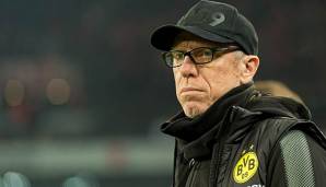 Peter Stöger äußert sich auf der Pressekonferenz vor dem Spiel gegen den HSV.