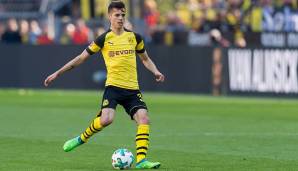 MITTELFELD - Julian Weigl: Guardiola hat schon mehrfach versucht ihn zu verpflichten, auch jetzt soll City dran sein. Auch Thomas Tuchel soll ihn nach Paris holen wollen. Weigl bekannte sich jedoch zum BVB.