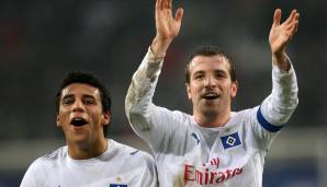 Der junge Änis Ben-Hatira mit Rafael van der Vaart beim HSV.