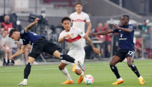 Der VfB Stuttgart hat das Hinspiel gegen den Hamburger SV 3:0 gewonnen.