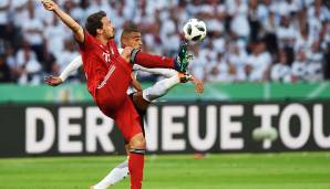 ABWEHR - Mats Hummels: Spielte eine konstante Saison. Hatte aber häufig Probleme bei langen Bällen, die er nicht einschätzen kann und ihn in Laufduelle zwingen. So beim Pokalfinale mehrfach überlistet. Ansonsten stark im Aufbau & im Zweikampf. Note: 2,5.