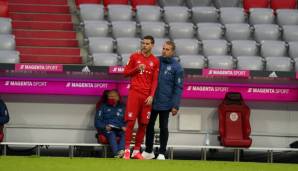 Trotz guter Trainingsleistungen meist außen vor: Lucas Hernandez mit Bayern-Trainer Hansi Flick.