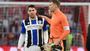 Stefan Ortega (l.) und Manuel Neuer nach dem Bundesligaspiel der Bayern gegen Bielefeld Ende November.