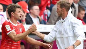 Julian Nagelsmann und Thomas Müller stellen sich den Fragen der Journalisten.