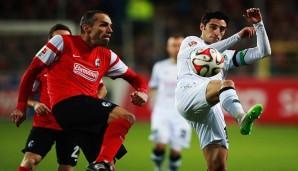 Pavel Krmas und Lars Stindl kämpfen um den Ball