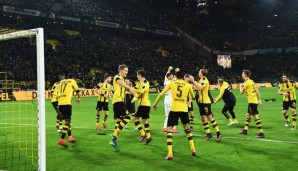 Der BVB feiert seinen 1:0-Sieg über den FC Bayern