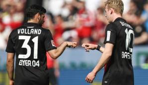 Kevin Volland (l.) erzielte gegen die Eintracht einen Dreierpack.