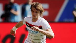 Tin Jedvaj: Kam für den verletzten Tah, konnte den Dortmunder Sturmlauf aber zu keinem Zeitpunkt bremsen. LigaInsider-Note: 5.