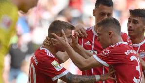 Niklas Dorsch (l.) traf zum 1:0 für die Bayern gegen Eintracht Frankfurt.