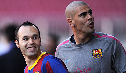 Flüchten vor dem Vulkan Grimsvötn: die Barca-Stars Andres Iniesta und Torhüter Victor Valdes