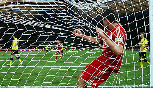 Mario Gomez (vorne) weiß, wo das Tor des Gegners steht