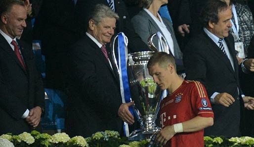 Bastian Schweinsteiger ging ohne Handschlag an Joachim Gauck vorbei