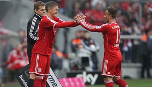 Xherdan Shaqiri (r.) wurde gegen Freiburg durch Bastian Schweinsteiger (l.) ersetzt