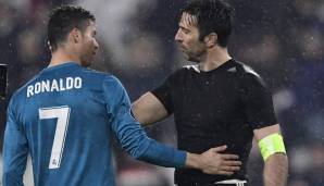 So unter Legenden: Gianluigi Buffon (r.) gratuliert Matchwinner Cristiano Ronaldo.