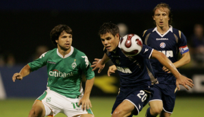 Luka Modric: Wir haben tief in den Archivbildern gegraben und dieses Bild gefunden, das Modric (damals noch im Dinamo-Dress) in der CL-Quali gegen Werder Bremen (damals noch mit Diego) zeigt. Kommt einem wie eine Ewigkeit vor ...