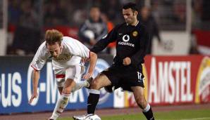 Sturm: RYAN GIGGS. Giggs kann all seine Mitspieler übertreffen mit 672 Pflichtspielen für Manchester United, in denen er 114 Tore erzielte. Er agierte 2014 sogar interimsweise als Spielertrainer. Mittlerweile Trainer von Salford City.