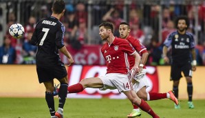 Xabi Alonso: Blockte den Versuch von Kroos im ersten Durchgang stark ab, insgesamt allerdings gut zugestellt. Für seine Verhältnisse wenige Ballaktionen, dazu zwei wilde Fehlpässe. Durchwachsen - Note: 4