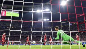 Sven Ulreich: Undankbares Spiel für den Keeper. Lange Zeit nicht gefordert, bei hohen Bällen sicher. Leitete das 1:0 durch einen schnell ausgeführten Abstoß ein. Bei den Gegentoren ohne Chance, später stark gegen Benzema. Note: 3.