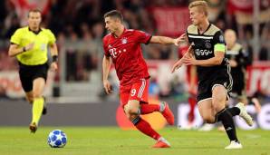 Robert Lewandowski: Der Pole hing meist in der Luft. Man muss zu seiner Verteidigung allerdings sagen, dass er kaum einen brauchbaren Ball bekam. Viel zu häufig mit dem Rücken zum Tor und gegen zwei Gegenspieler, daher ohne Torgefahr. Note: 4,5.