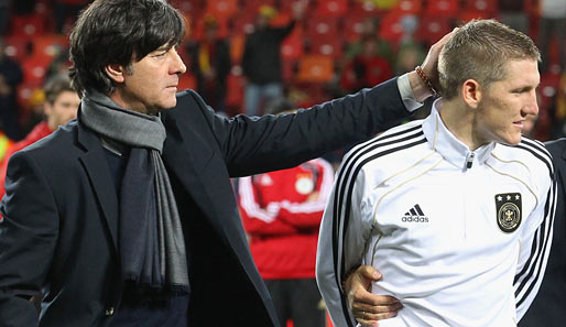 Für Joachim Löw (l.) hat Bastian Schweinsteiger 2010 den größten Entwicklungssprung gemacht