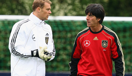 Manuel Neuer (l.) wird gegen Österreich sein 19. Länderspiel unter Joachim Löw absolvieren