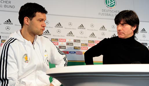 Michael Ballack (l.) hat seit 1999 insgesamt 98 Länderspiele auf dem Konto