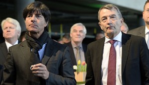 Zwei, die sich schätzen: Wolfgang Niersbach (r.) vertraut auf die Arbeit von Joachim Löw