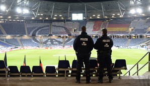 Die vielen angereisten Fans erlebten diesen Anblick der HDI-Arena nicht