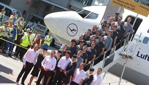 Gegen 14 Uhr landete der DFB-Flieger auf dem Flughafen von Evian