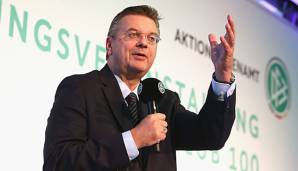 Reinhard Grindel ehrte vor dem WM-Quali-Spiel gegen Norwegen das Ehrenamt