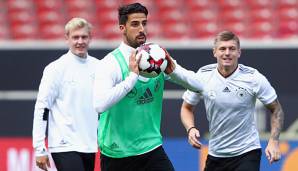 Toni Kroos und Sami Khedira haben von Bundestrainer Löw für das Spiel gegen Frankreich eine Stammplatz-Garantie bekommen